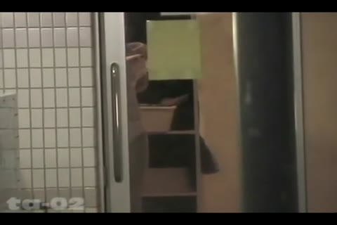         JD合宿の若者だらけの風呂盗撮
    