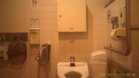         【レア】某デパート★これはスゴい!! お買い物途中の生々しい記録♥女子トイレ盗撮♥ 03
    