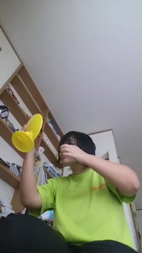         学校から帰って配信する爆乳ちゃん
    