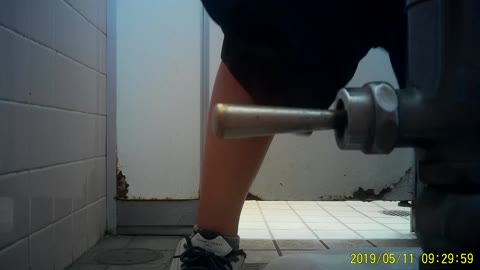         秘密の公園トイレ②
    