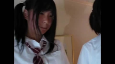         【新作】若い十代の女性が脱がされちゃった！！ ～ゆき・らん 中編～
    