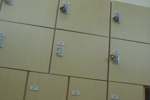         c)美少女の脱衣所
    