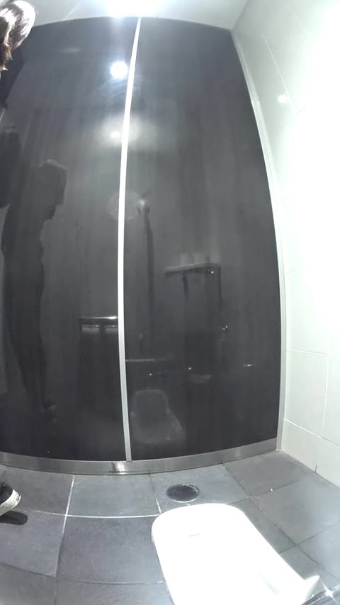         未流出２カメＶＩＰトイレうんこ３人分
    