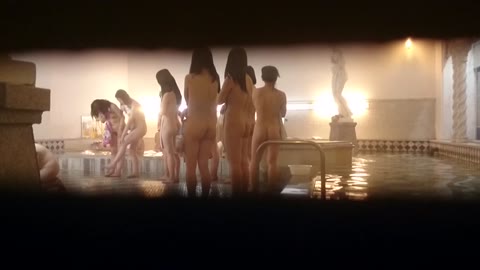         修学旅行風呂　盗撮 b
    