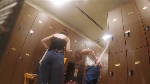         【実録、更衣室○撮　vol.21】～JK二人組&amp;amp;シー&amp;amp;エース姉妹編～
    