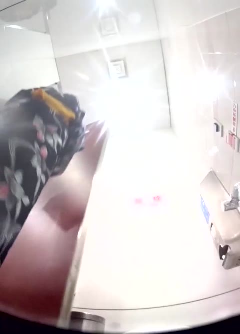         トイレ4本。ｃテニス＆海の家＆学園祭、ほか。
    