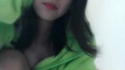         可愛いウブCちゃんがおっ◯い見せまくり
    