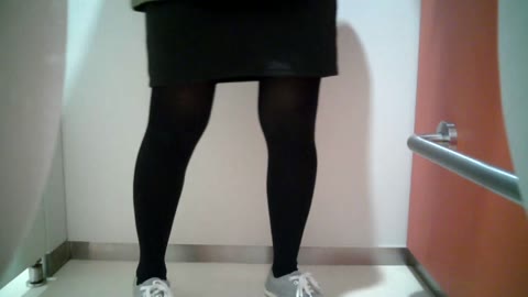         【若い女良の痴態洗面所】痴態洗面所 Vol.02　マスクが邪魔なんですよ。マスクが・・・。
    