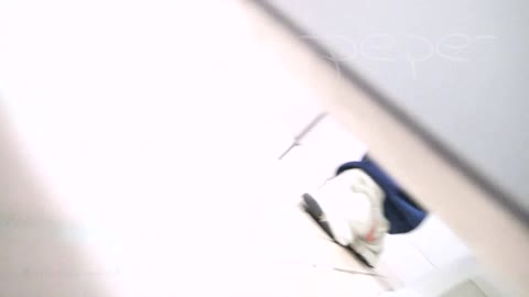         【至高洗面所盗撮】25 至高下方撮りちょいと２カメ!!03
    