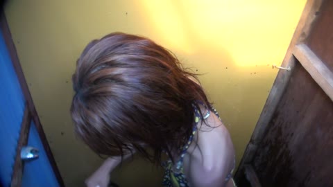         シャワールームは超!!危険な香りVol.7 細くて胸もぺったんこ！かなり可愛いです！！
    