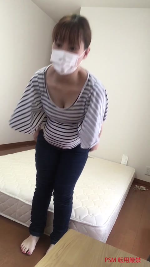         【モ無！パイパン妊婦のグロ全裸】ブラからはみ出る黒乳首にボテ腹手術痕！
    