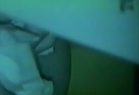         無修正　トイレから下の隙間からの撮影！
    