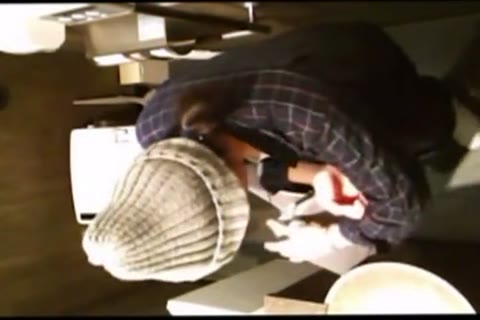         無】ドトールで美人をのぞき見
    