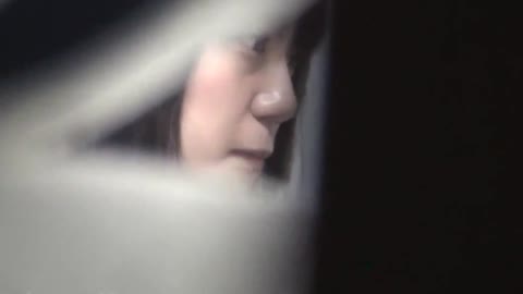         ガチでオナニーの瞬間を捉えた！口を抑え、隣にバレないように昇天します。。。
    