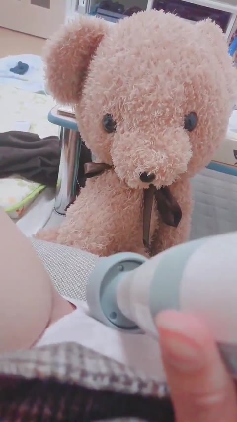         可愛い炉系のレイヤー変態自分撮り☆感じまくり官能的美少女に生中出しSEX♬ 他5作品
    