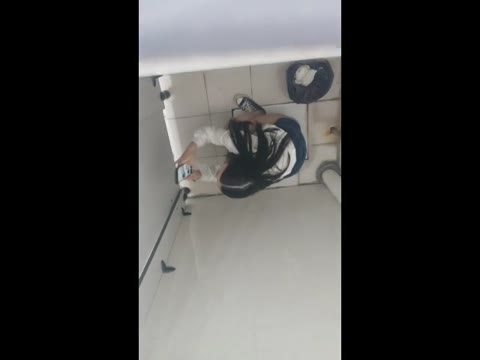         最後はバレ！　粘着撮り
    