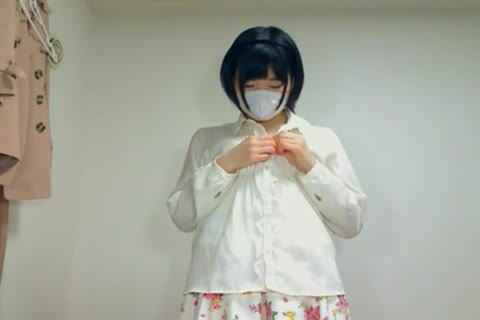         胸はないけど、えっちには興味あるもん！
    