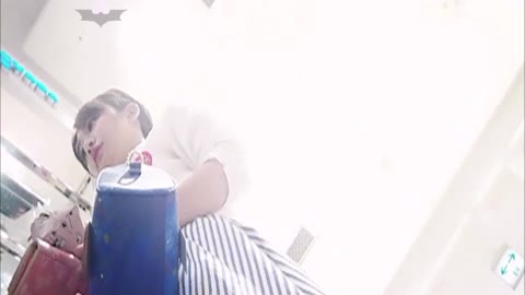         【美人店員チラ盗撮】美人店員パンチラ粘着撮り Vol.03
    