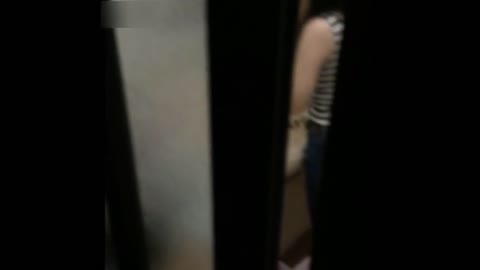         近所の脱衣所を盗撮
    