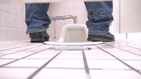         【至高洗面所盗撮】42 至高体育館 見どころたっぷり「大」もたっぷり
    