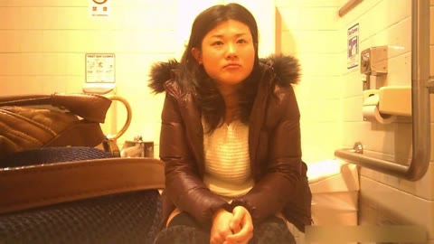         【素人】美女も富裕層も多い★都会の百貨店トイレ 04
    