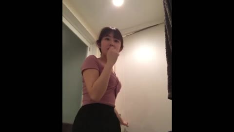         美女の着替えシーン
    