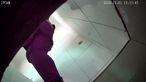         アジアトイレ　決死の潜り込み撮影１
    