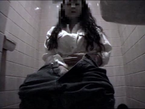         女子トイレ 完全素人5人ガチ撮り,パンスト脱ぎ履きガニ股タンポン挿入…
    