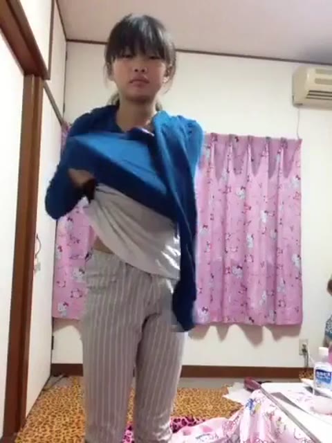         巨乳sのオナニー配信
    