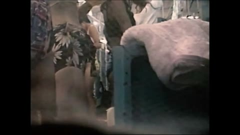         夏プールロッカー複数人着替え
    