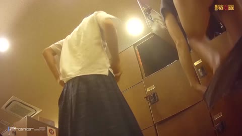         【神降臨 Vol.019】最高の美人と制服が出現
    