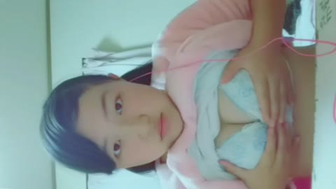         『男子とかにめっちゃ胸とか見られる・・・』
    