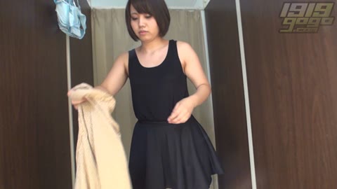         1919gogo Changing room dwk030_0140_01
    