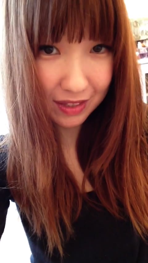         (無)友希さんのウンコ 自宅リビングで自撮りウンコ！(自撮り)(Z-03)
    