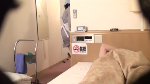         意外とヤレる!!ベッドメイクのオバサン
    