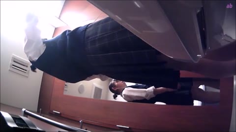         リアルＪ〇のトイレ事情　アソコ形丸わかり　6名
    