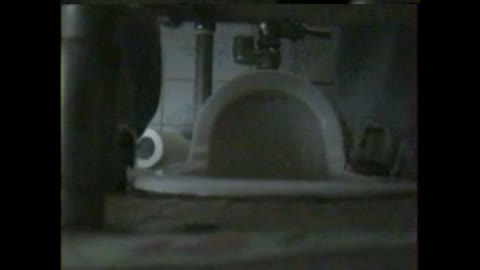         ゆるゆるウンコのお姉様
    