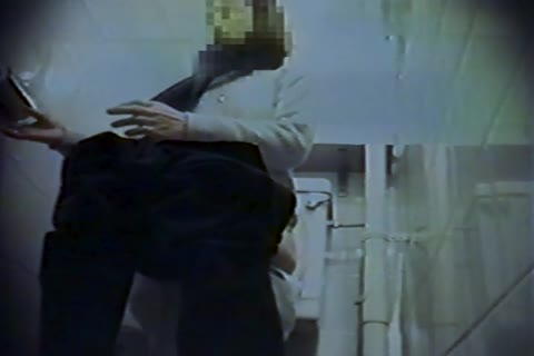         10人ガチ撮り洋式女子トイレ真正面に仕掛けた超小型CCDカメラセット
    