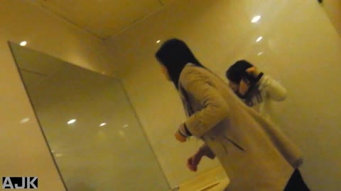         神降臨！史上最強の潜入かわや！vol.03
    