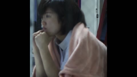         ガチオナニー、４回の絶頂へ挑戦。愛液ベットリの指でLINEタイムへ。。。
    