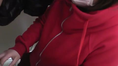         人生初のトイレフェラ
    