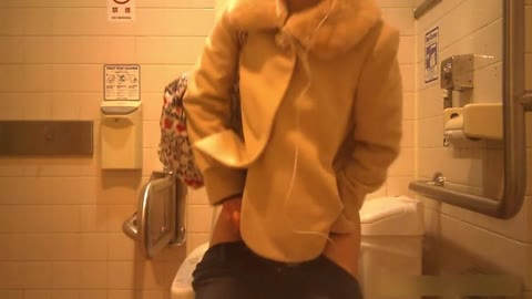         【素人】美女も富裕層も多い★都会の百貨店トイレ 03
    