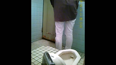         女性たちの和式お手洗い 2(居酒屋編)
    