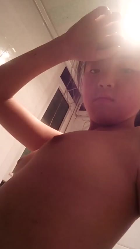         スマホで全身を撮影のエース級
    