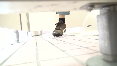         【至高洗面所盗撮】12 至高体育館下方撮り!!外撮りキターっ!!
    