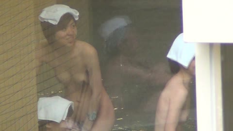         【咲乱美女温泉－覗かれた露天風呂の真向裸体－ハイビジョン】ハイビジョンVol.4 お姉さま露天で女子会開催中
    