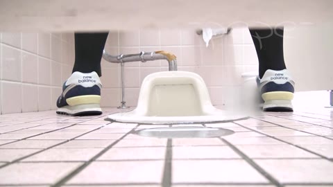         【至高洗面所盗撮】20 至高体育館下方撮り 局部好きの為の下方撮り特集!!03
    