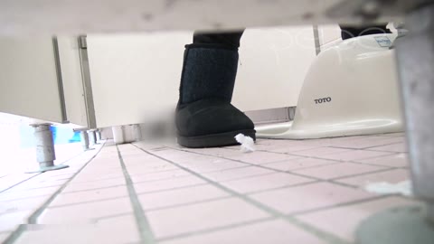         【至高洗面所盗撮】31 至高体育館2カメ撮り今回は、年齢層高めで!!
    