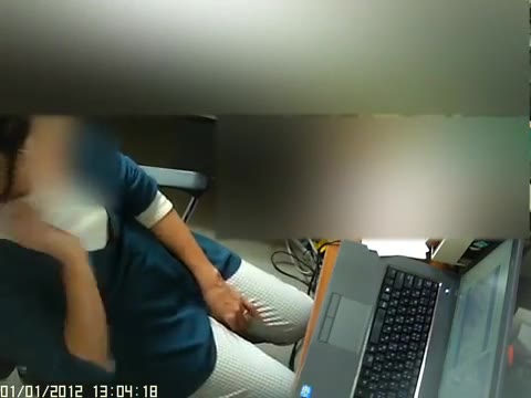         事務所でオナ「上から」2
    