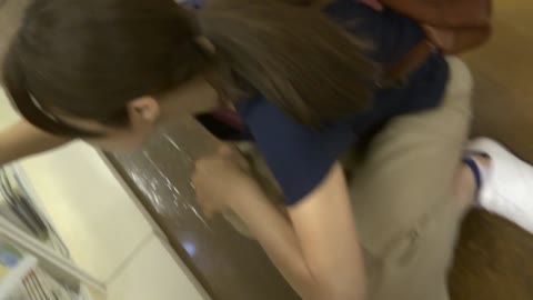         胸元の隙間vol.18
    